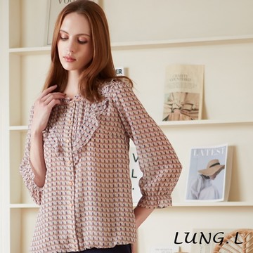 LUNG.L林佳樺 粉橘色滿版印花荷葉領雪紡七分袖女裝LQ64A
