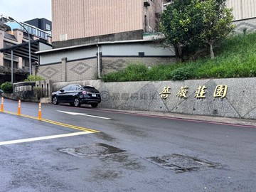 薔薇莊園三面採光邊間戶|土地近44坪可停4台車｜新竹市香山區香村路