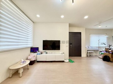 縣政特區 !!超美大地坪8米8面寬臨路透天住店｜新竹縣竹北市縣政十八街