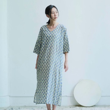 OMAKE V領口袋長洋裝 / 巴里紗 蓋染藍羽
