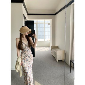 Madofit麻豆/charming旖旎花境 迷人背影殺 曼妙曲線蕾絲碎花裙