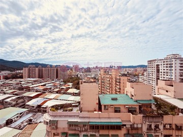 星巴克優質電梯三房平車｜新北市土城區明德路一段