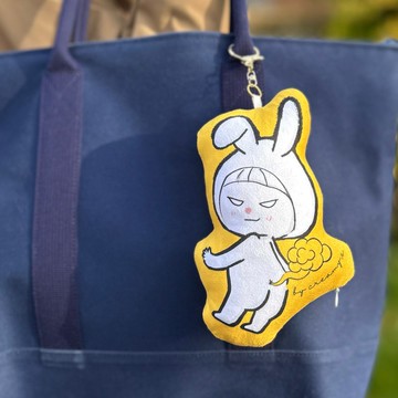 Hipster Creamy 動物插畫系列: 黃兔兔公仔掛飾