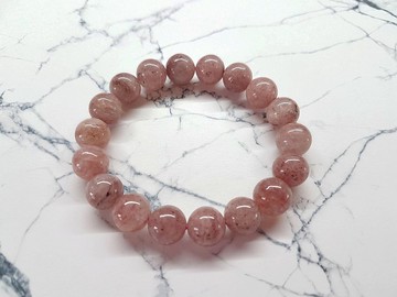 CJ04。草莓晶手珠