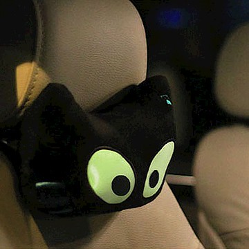 E.City_超萌可愛大眼貓夜光車用舒適頸枕