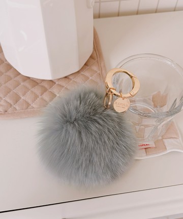 狐毛球圓牌O型金圈彈簧釦吊飾-雪霜灰-小美好系列(BC96530-91)