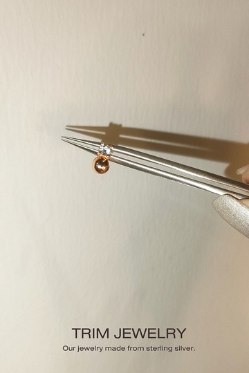 迷你 LadyBugs 寶石耳環 - 鍍玫瑰金