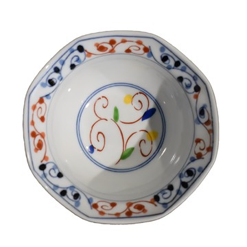 佐和陶瓷 繪唐草八角珍味缽 日本製 陶瓷材質 11.5公分寬 5.5公分高 220毫升容量  1個