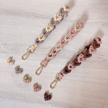 似葉子、似愛心手腕繩