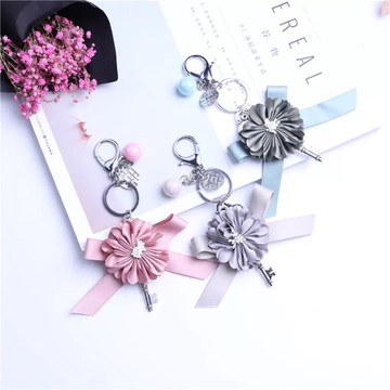[台灣現貨]韓版 吊飾 布藝 飾品 鑰匙圈 鑰匙扣 婚禮小物 二次進場 姊妹禮 批發 金屬合金 花朵蝴蝶結