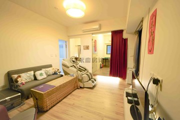 巨蛋商圈、捷運精品兩房｜高雄市鼓山區文忠路