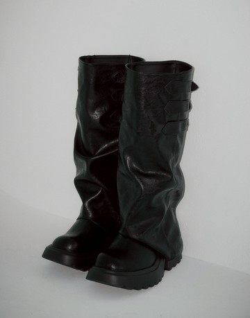 酷女孩的潮流秘密；銀釦皮革長腿堆堆靴 兩色 36-40