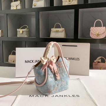 香港Mack Jankles真皮國風原創繡花菜籃子包女秋冬單肩斜挎水桶包