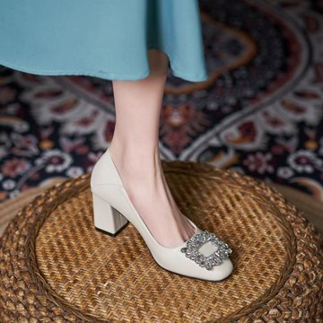 2026春新款方頭粗跟小碼高跟鞋313233方扣水鉆加肥大碼女鞋41一43