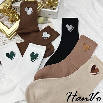 【HanVo】閃耀愛心刺繡中筒襪 韓系簡約百搭舒適柔軟棉質襪 韓國潮流時尚休閒襪 女生配件 A12-6175