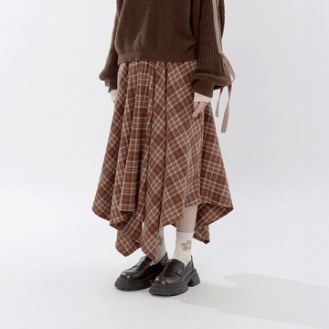 QUEENSHOP_F 女裝 格紋絨面不規則傘擺長裙 兩色售 現+預 【03021708】