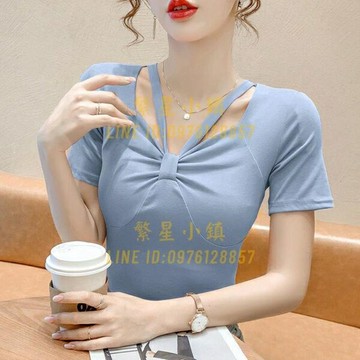 短袖短款小衫氣質純欲露鎖骨修身短袖短款t恤上衣女【繁星小鎮】