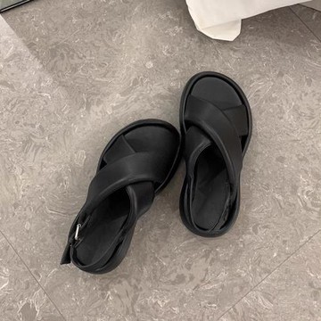 怡情夏日~羊皮厚底交叉帶扣帶泡泡面包休閑涼鞋女夏季松糕羅馬鞋