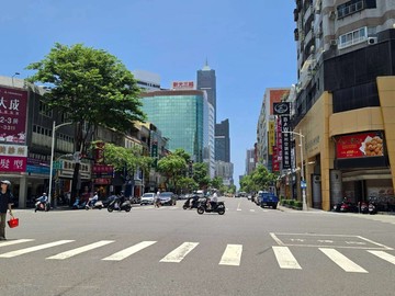 三多商圏捷運國民市場三房公寓三樓｜高雄市苓雅區三多三路