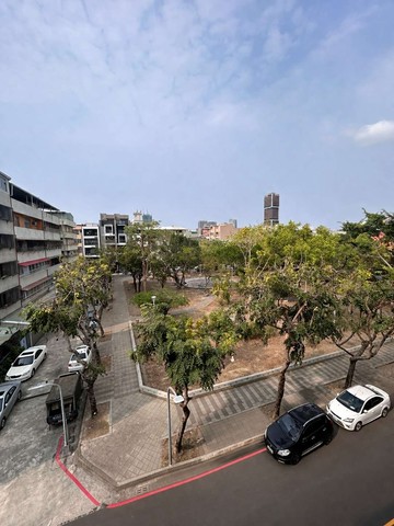 後驛商圈｜面公園臨路透天金店住｜高雄市三民區錦州街