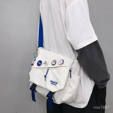 【精品男裝】斜挎包男ins潮牌日係休閒大容量郵差包男士包包運動款單肩包學生 2QHS
