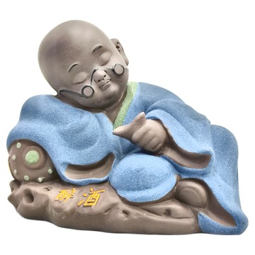 紫砂陶瓷 愜意人生 茶寵擺飾  13 x 13 x 10cm  醉酒 小和尚 陶土色 + 藍色