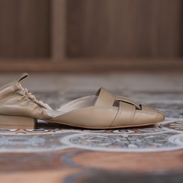 方形編織-軟後跟平底包鞋-卡其色