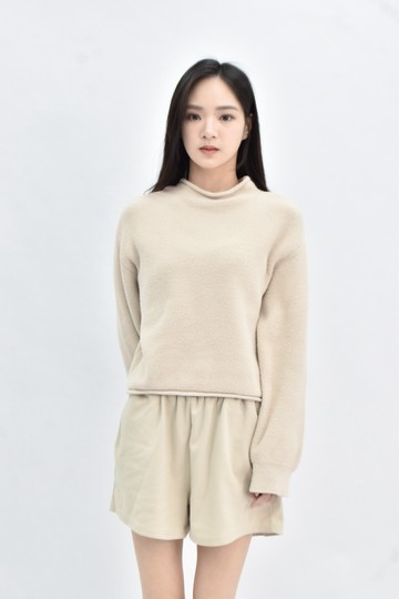 (M) bershka 捲邊杏色長袖上衣
