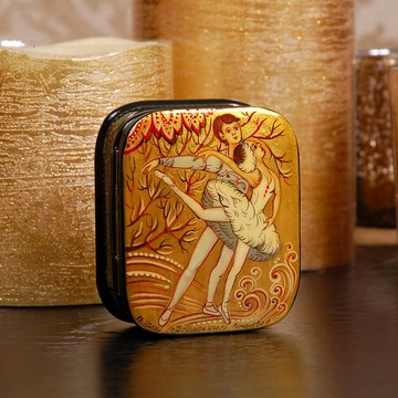 迷人的天鵝湖漆盒：芭蕾舞風格的紀念品