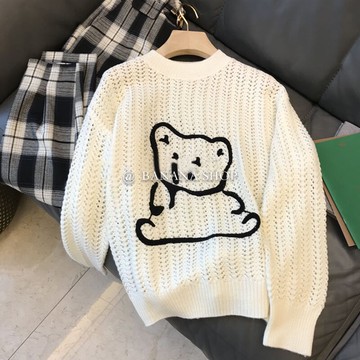 香蕉芭那那好看時髦鏤空織法小眾小熊慵懶寬松套頭卡通針織衫女潮