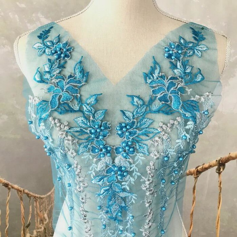 水色の社交ダンスドレス ビーズと刺繍付き （社交ダンスドレス・衣装の 