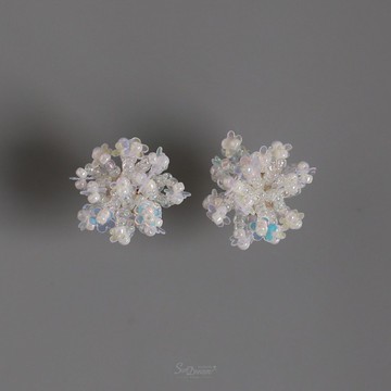 微光點點 - 柔白花絮花朵耳環 兩戴式耳環 夾式耳環 串珠耳環