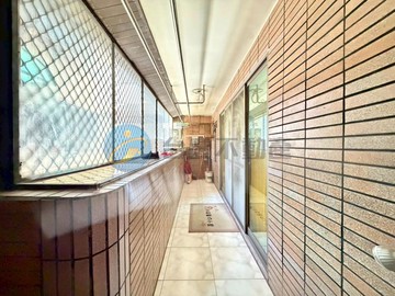 鹽埕核心地段 近捷運站、忠孝國小四房電梯大樓｜高雄市鹽埕區光榮街