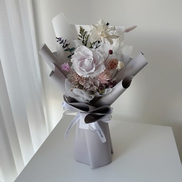 SEE 看見花藝設計 |情人節|永生玫瑰|生日|紫玫瑰擴香花束