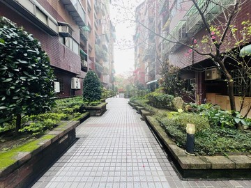 "寶山商圈｜ 精選庭院戶｜ 大三房平面大車位"	｜桃園市桃園區民富十一街