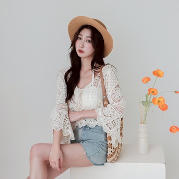 Breeze女神感~V領綁結五分袖波希米亞鏤空針織上衣 SA5890151【現貨】