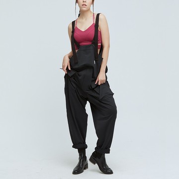 【寶特瓶紗】台灣製COZEE-率性工裝吊帶褲(中性)-烏黑