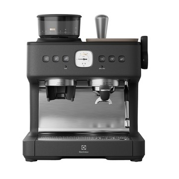 Electrolux 極致美味700半自動義式咖啡機(E7EC1-610P) 雙加熱塊/磨豆/萃取/沖煮/奶泡