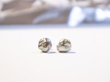 大溪地天然海水keshi黑珍珠耳環 8×8.5mm18k金