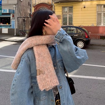 手感柔軟~純色羊毛混紡圍巾女秋冬加厚保暖披肩兩用百搭圍脖學生1入