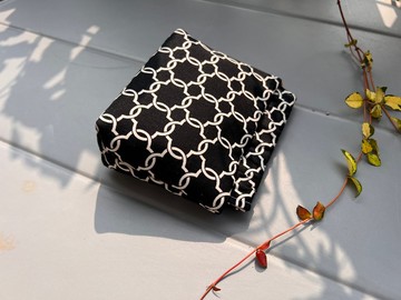 【現貨】 鎖語墨夜/12公分彈片口金收納袋