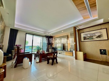 東區邊間角窗電梯金店住｜台南市東區崇善路