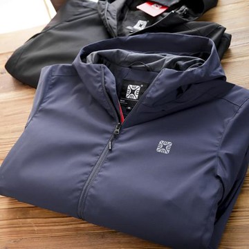 出口歐美 外貿男裝春秋戶外運動輕薄防風防水連帽夾克沖鋒衣外套