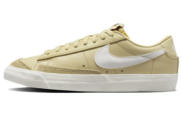 WMNS NIKE BLAZER LOW 77 BROWN