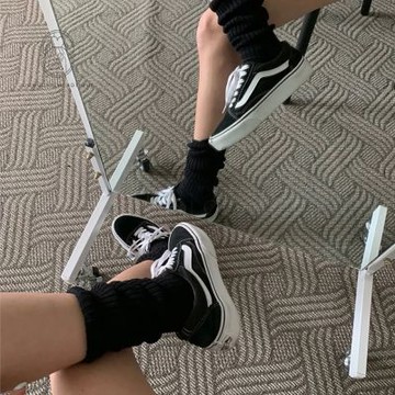 DONGCHICHI 褶皺最美推推襪 泡泡襪 中筒襪  網美款 C524