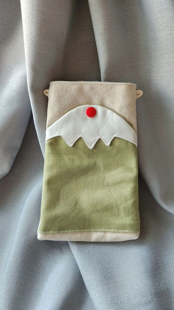 青蘋綠富士山手機袋背面無拉鏈款