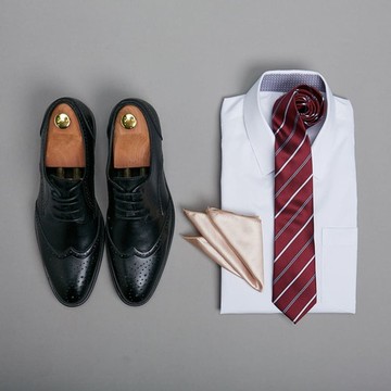 黑禮帽 | 一般領襯衫-每個男士衣櫃裡都要有一件的萬搭一般領白襯衫!