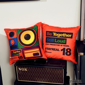 STAYREAL 18週年聲活態度抱枕