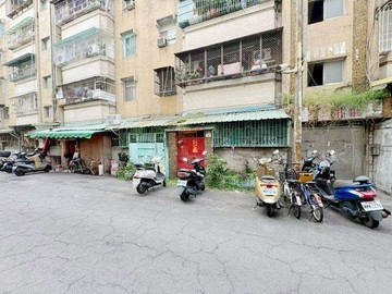 衛武營*大面寬庭院有夠俗公寓一樓｜高雄市前鎮區武慶二路