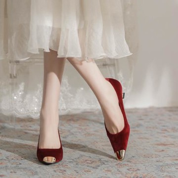 絲絨紅色本命年高跟鞋2024春季新款時尚低跟秀禾婚鞋單鞋女3168-3